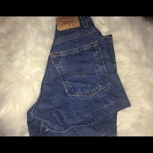 Vintage Levi’s high wasted shorts